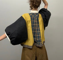 Load image into Gallery viewer, Patch Pocket Top - Size Small
